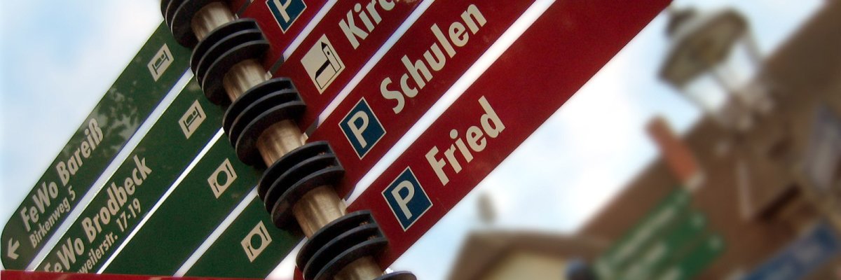 Hinweisschild zu POIs
